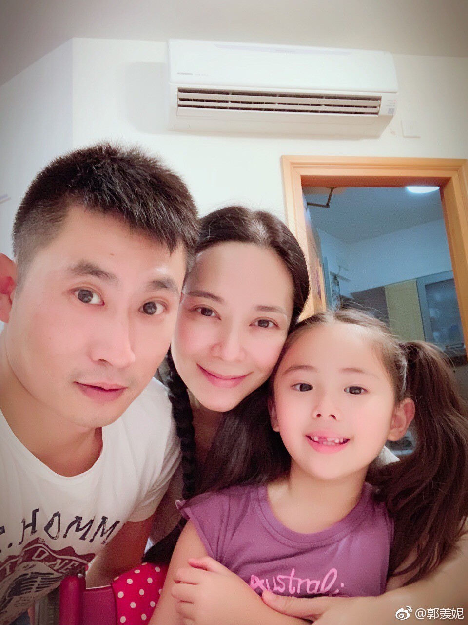 Quách Thiện Ni: Hoa hậu lầm đường lỡ bước làm tiểu tam, sau 13 năm chật vật lấy lại hình ảnh nhưng không thoát được mác hồ ly giật chồng - Ảnh 8. Quách Thiện Ni: Hoa hậu lầm đường lỡ bước làm tiểu tam, sau 13 năm chật vật lấy lại hình ảnh nhưng không thoát được mác hồ ly giật chồng - Ảnh 8.