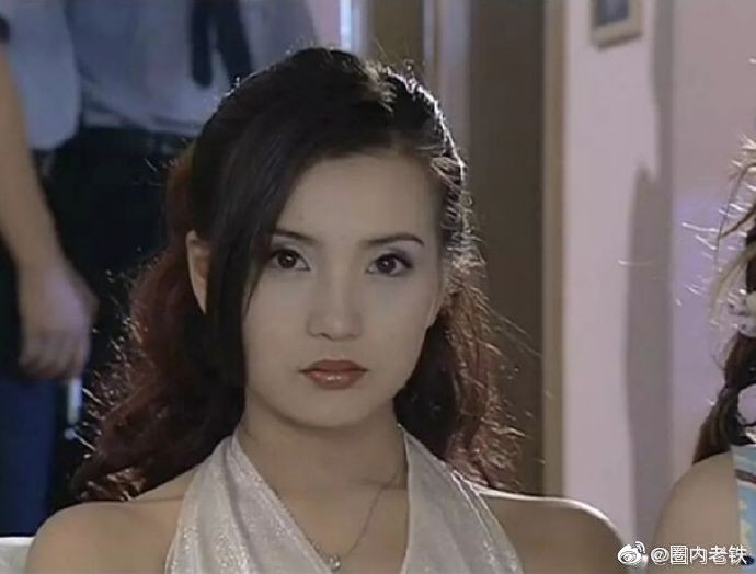 Lê Tư khiến chồng say đắm cung phụng, Trần Hảo lu mờ học trò kém gần 2 giáp, tất cả là nhờ nhan sắc hack tuổi khó tin - Ảnh 12. Lê Tư khiến chồng say đắm cung phụng, Trần Hảo lu mờ học trò kém gần 2 giáp, tất cả là nhờ nhan sắc hack tuổi khó tin - Ảnh 12.