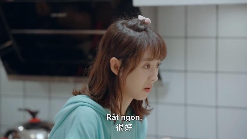 Từ ngày biết yêu Cố Vị Dịch phá cách hơn hẳn, đã lắm mồm lại còn ngáo ngơ trong Gửi Thời Thanh Xuân Ấm Áp - Ảnh 5. Từ ngày biết yêu Cố Vị Dịch phá cách hơn hẳn, đã lắm mồm lại còn ngáo ngơ trong Gửi Thời Thanh Xuân Ấm Áp - Ảnh 5.