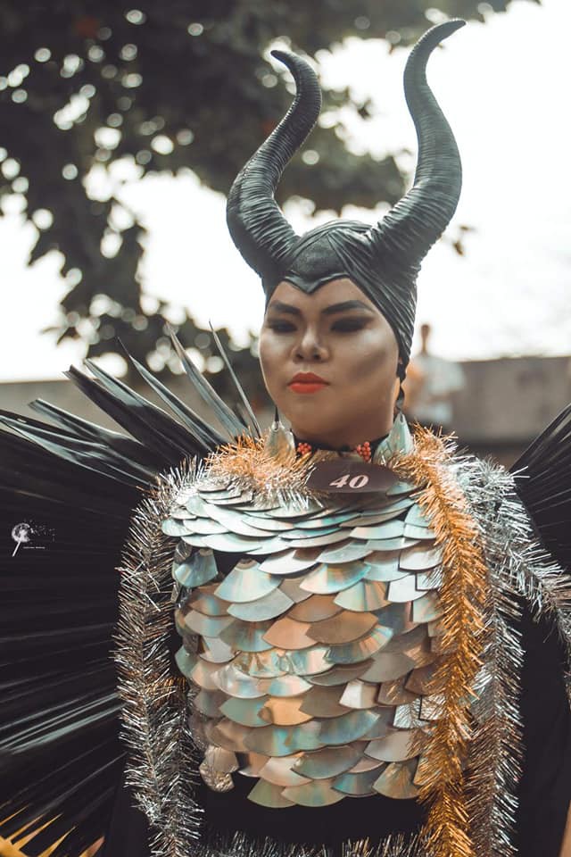 Nam sinh hoá trang thành ác nữ Maleficent xuất sắc từ ngoại hình đến thần thái: Dạt hết ra cho ta thể hiện! - Ảnh 3.