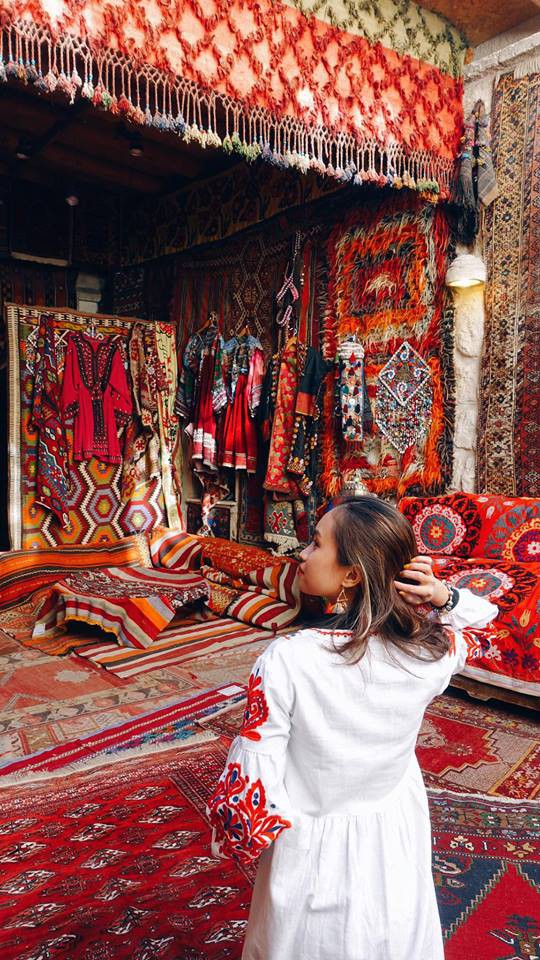 Loạt trải nghiệm cực đã của cô bạn người Việt tại Cappadocia (Thổ Nhĩ Kì): Ngủ trong hang, bay cùng khinh khí cầu, lái xe jeep qua thung lũng - Ảnh 4.