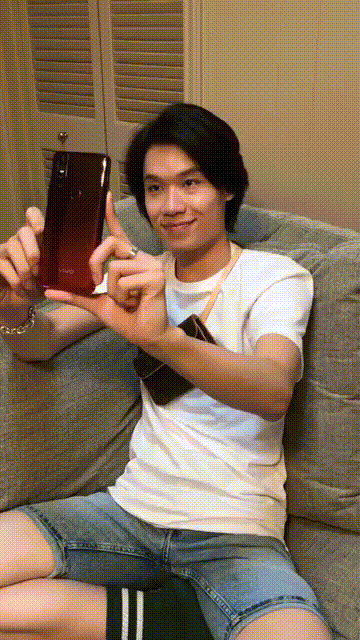Sao Việt với loạt biểu cảm dễ thương trước chiếc smartphone c&oacute; camera &ldquo;t&agrave;ng h&igrave;nh&rdquo; - Ảnh 5.