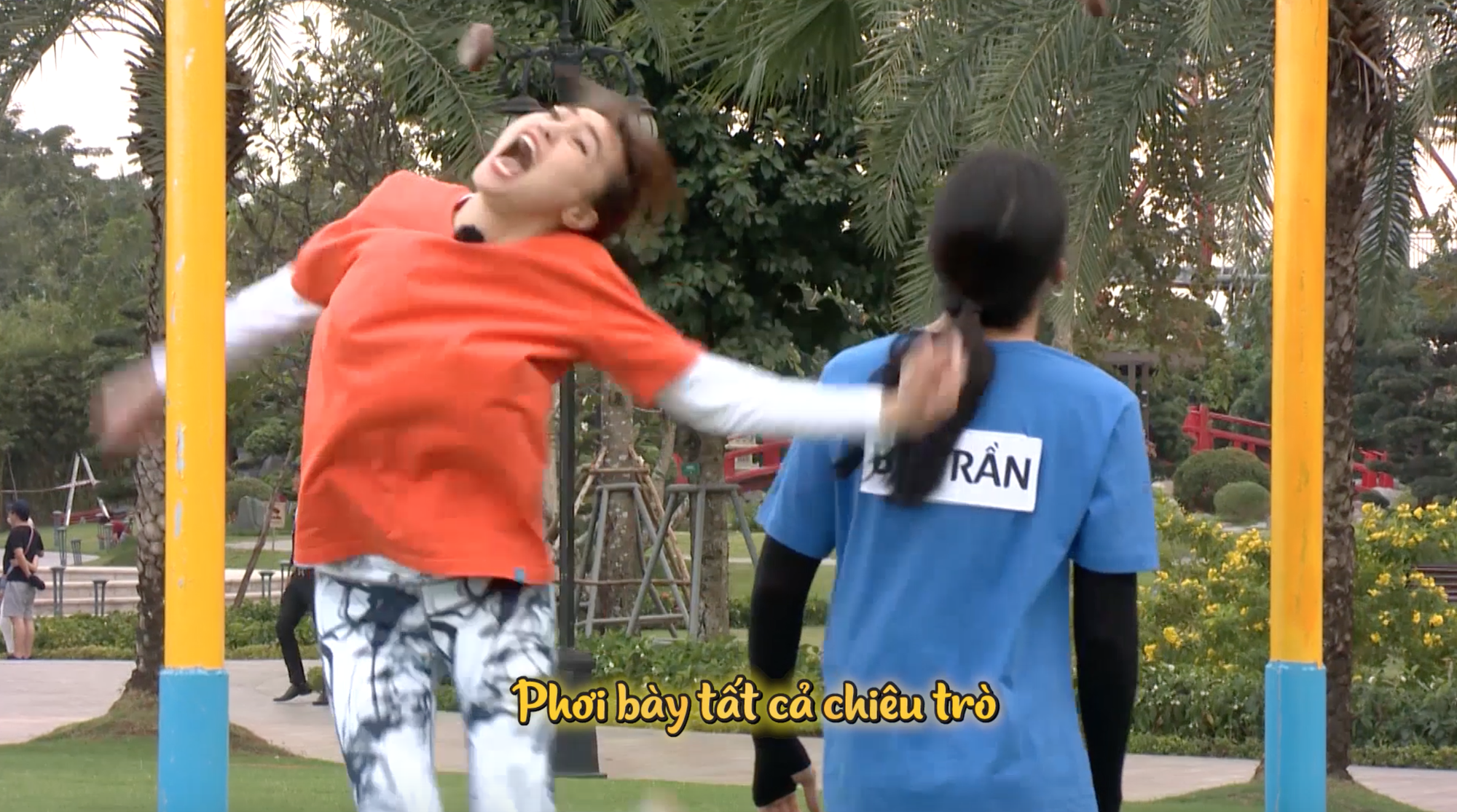 Nóng: Dàn Running Man Việt la hét vì quá sợ hãi, Trấn Thành - Lan Ngọc bị vật lăn ra sàn - Ảnh 5. Nóng: Dàn Running Man Việt la hét vì quá sợ hãi, Trấn Thành - Lan Ngọc bị vật lăn ra sàn - Ảnh 5.