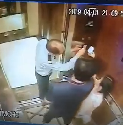 Clip người đàn ông lao vào ôm hôn bé gái trong thang máy ở Sài Gòn gây phẫn nộ - Ảnh 4.