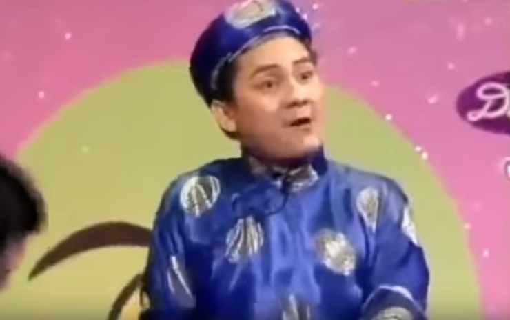 Có 1 Anh Vũ thích làm thơ huề vốn, chửi ngọt như mía lùi ở Gala Cười những năm 2000 - Ảnh 6. Có 1 Anh Vũ thích làm thơ huề vốn, chửi ngọt như mía lùi ở Gala Cười những năm 2000 - Ảnh 6.