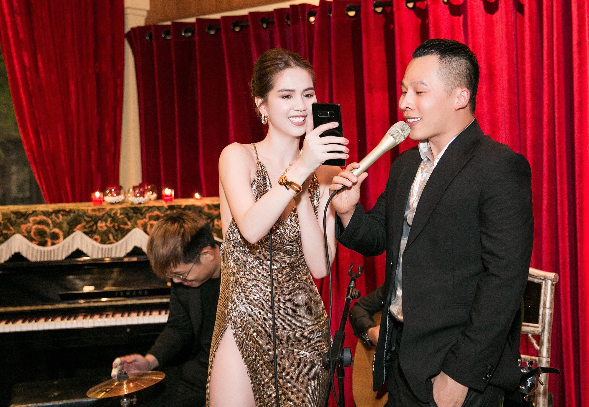 Ngọc Trinh diện váy sexy, khoe lưng trần cùng đôi chân dài miên man giữa sự kiện - Ảnh 6. Ngọc Trinh diện váy sexy, khoe lưng trần cùng đôi chân dài miên man giữa sự kiện - Ảnh 6.