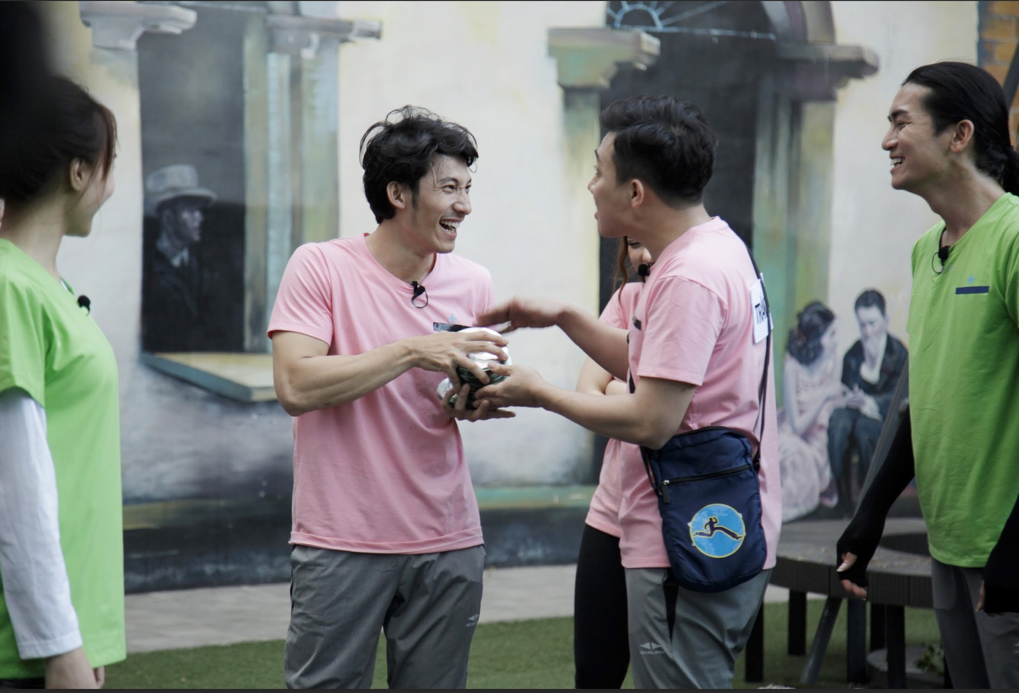Vì sao mỹ nam cơ bắp Liên Bỉnh Phát khiến Trấn Thành mếu máo đòi đổi đội trong Running Man? - Ảnh 9. Vì sao mỹ nam cơ bắp Liên Bỉnh Phát khiến Trấn Thành mếu máo đòi đổi đội trong Running Man? - Ảnh 9.