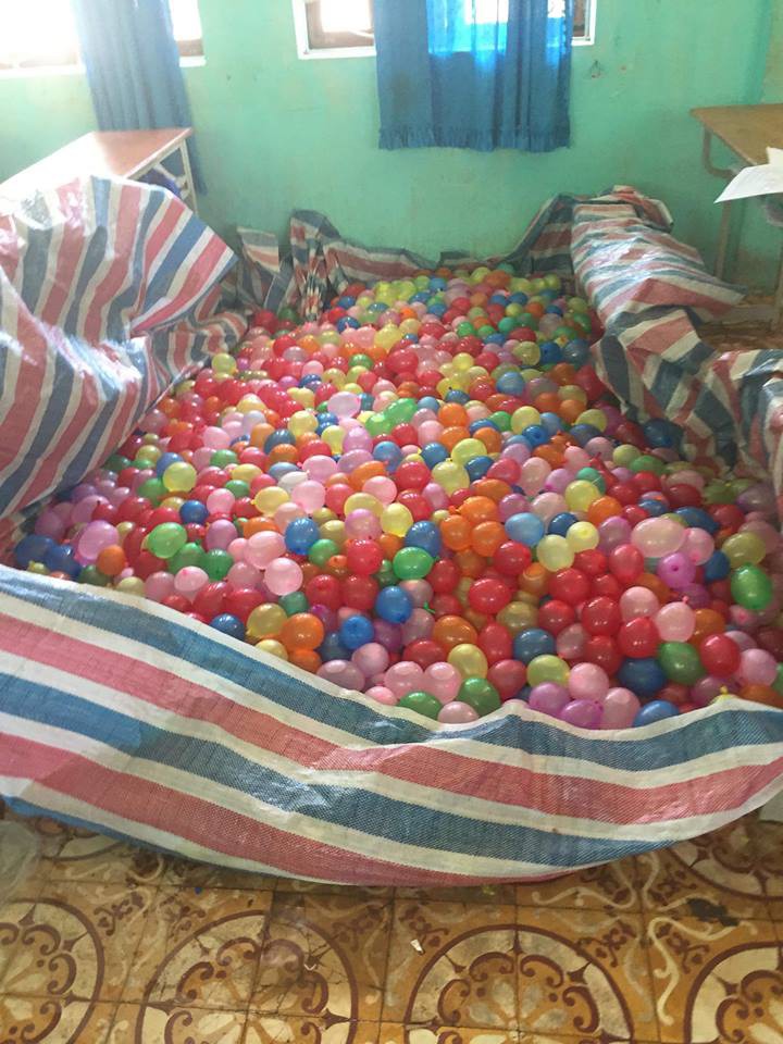 Đại chiến b&oacute;ng nước cuối cấp: Học tr&ograve; chuẩn bị ng&agrave;y đ&ecirc;m, quyết t&acirc;m endgame lớp bạn! - Ảnh 1.