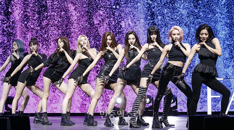 TWICE được đánh giá trên cơ BLACKPINK nhưng cớ sao luôn thua đau đối thủ ở mảng view Youtube? - Ảnh 1. TWICE được đánh giá trên cơ BLACKPINK nhưng cớ sao luôn thua đau đối thủ ở mảng view Youtube? - Ảnh 1.