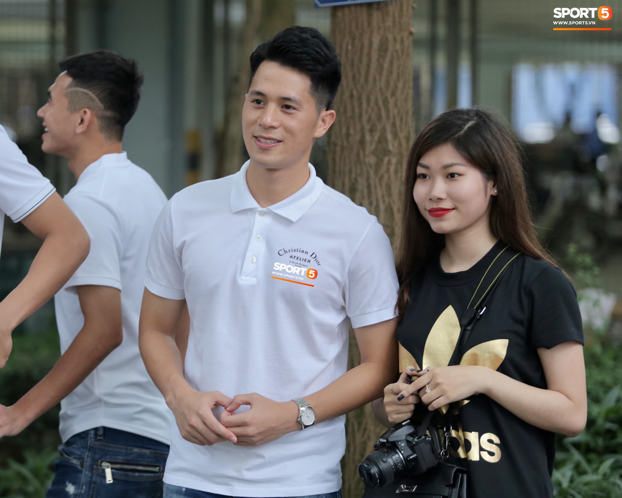 Dàn sao Hà Nội FC hóa soái ca áo trắng đến dự lễ cưới Hùng Dũng - Ảnh 11.
