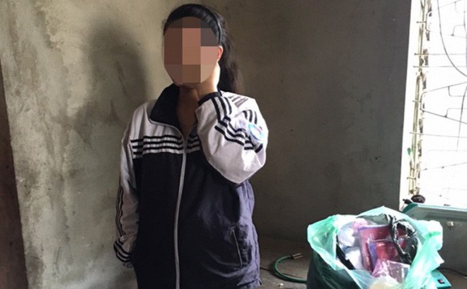 Tạm đình chỉ công tác thầy giáo bị tố làm nữ sinh lớp 8 mang thai ở Lào Cai - Ảnh 1.