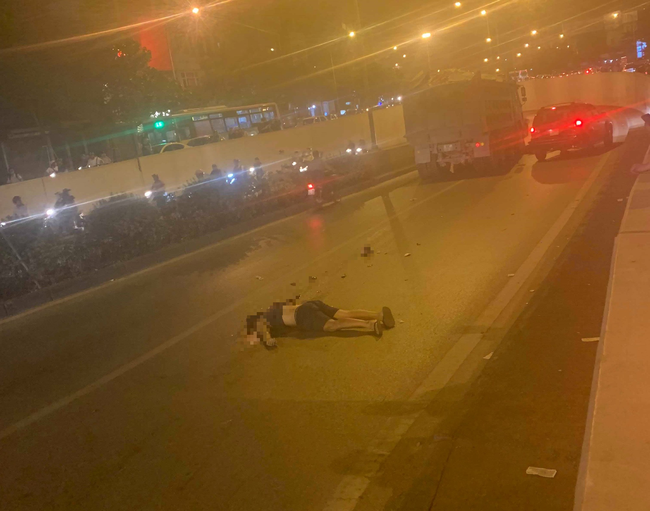 Hà Nội: Tai nạn xảy ra khắp nơi, ô tô, xe tải tông loạt người đi đường, ít nhất 2 người chết, nhiều người bị thương - Ảnh 2.