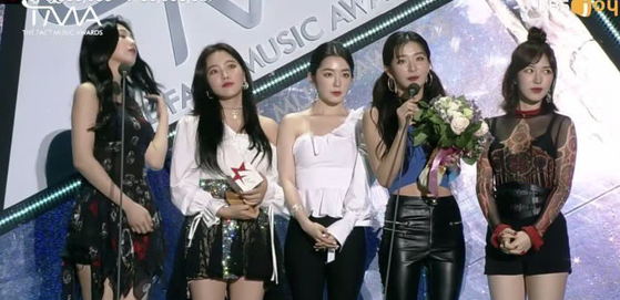 Kết quả The Fact Music Awards: Daesang không bất ngờ nhưng giải thưởng này gây tranh cãi khi bị “đại trà hóa” - Ảnh 6.