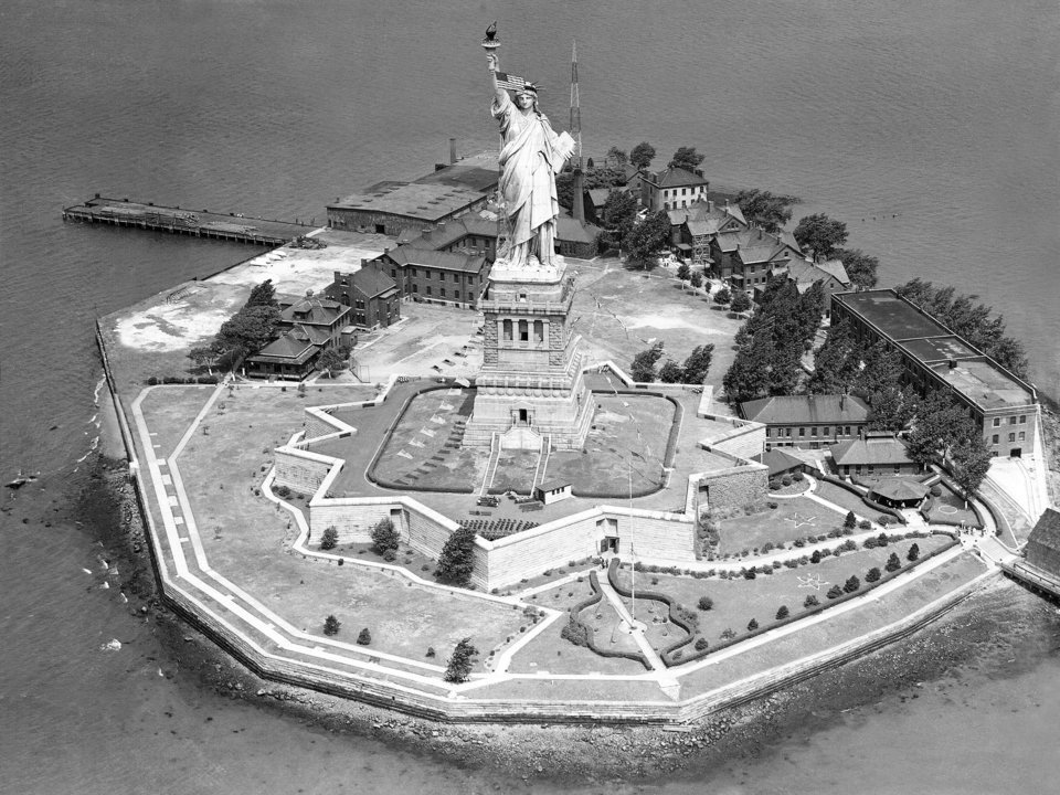 Chùm ảnh ngày ấy - bây giờ của những địa điểm hot nhất New York: Dù là