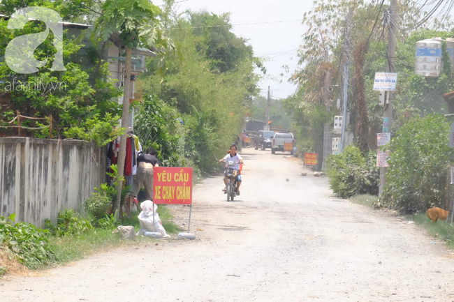 Hàng xóm bàng hoàng khi cả 3 bà cháu bị sát hại: “Bé gái lâu lâu mới qua ngoại ngủ một lần mà giờ chết cả rồi” - Ảnh 4.