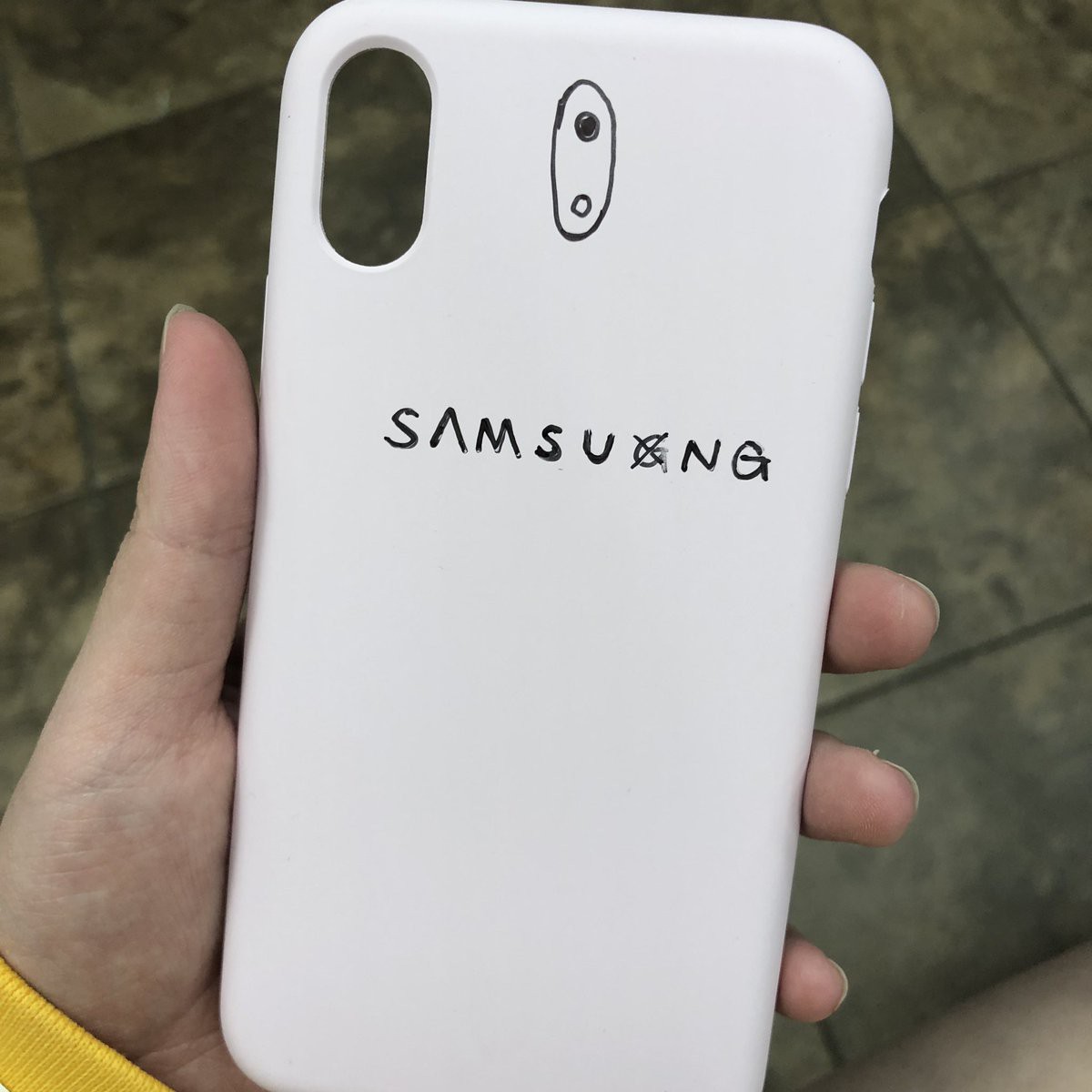 IQ 200 của fan BLACKPINK tại Mỹ: H&ocirc; biến iPhone th&agrave;nh Samsung để được thần tượng selfie c&ugrave;ng - Ảnh 2.