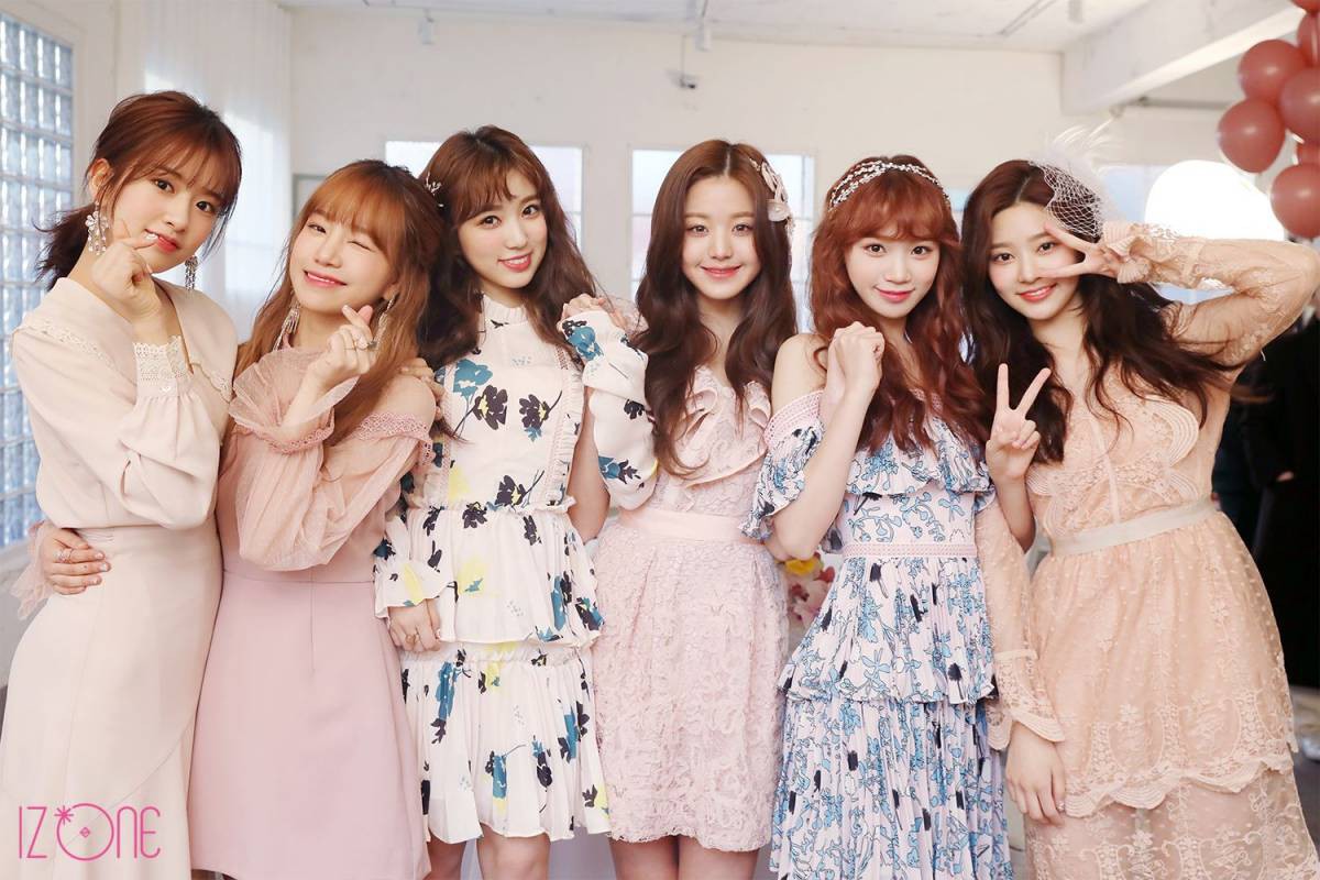 Lầy như fan IZ*ONE: Thấy Idol bất ngờ cao vượt trội nên tìm cách vạch trần - Ảnh 2. Lầy như fan IZ*ONE: Thấy Idol bất ngờ cao vượt trội nên tìm cách vạch trần - Ảnh 2.