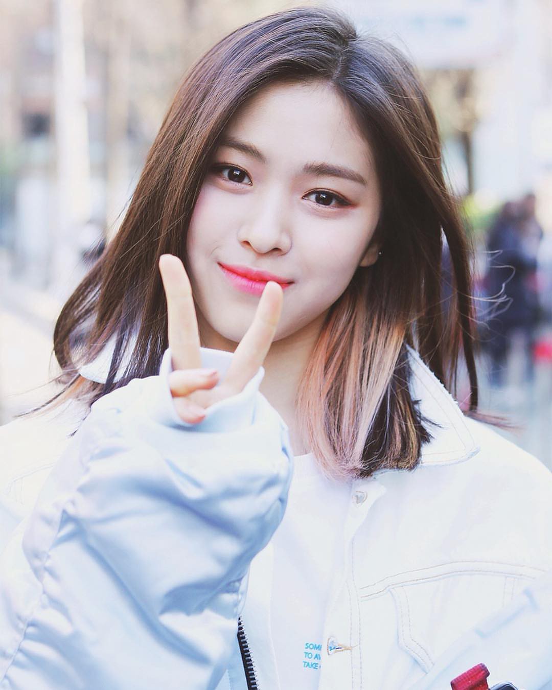 ITZY khoe mặt mộc trong show thực tế: Bản sao những nhan sắc nổi bật của Kbiz! - Ảnh 1. ITZY khoe mặt mộc trong show thực tế: Bản sao những nhan sắc nổi bật của Kbiz! - Ảnh 1.
