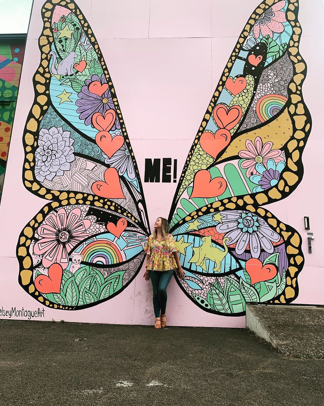 Không chỉ ra MV mới, Taylor Swift còn tặng fan hẳn một bức tường hoạ bướm khổng lồ cực đẹp để tha hồ check-in - Ảnh 15. Không chỉ ra MV mới, Taylor Swift còn tặng fan hẳn một bức tường hoạ bướm khổng lồ cực đẹp để tha hồ check-in - Ảnh 15.