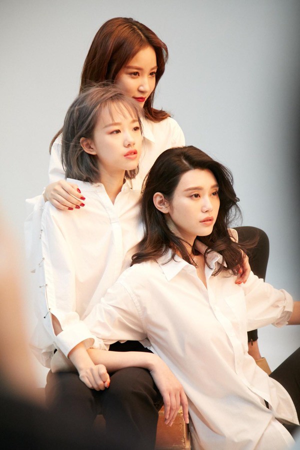 Thần thái của mỹ nhân showbiz khi đụng độ hotgirl MXH: Minh tinh thắng áp đảo, duy trường hợp cuối cạn lời - Ảnh 3.