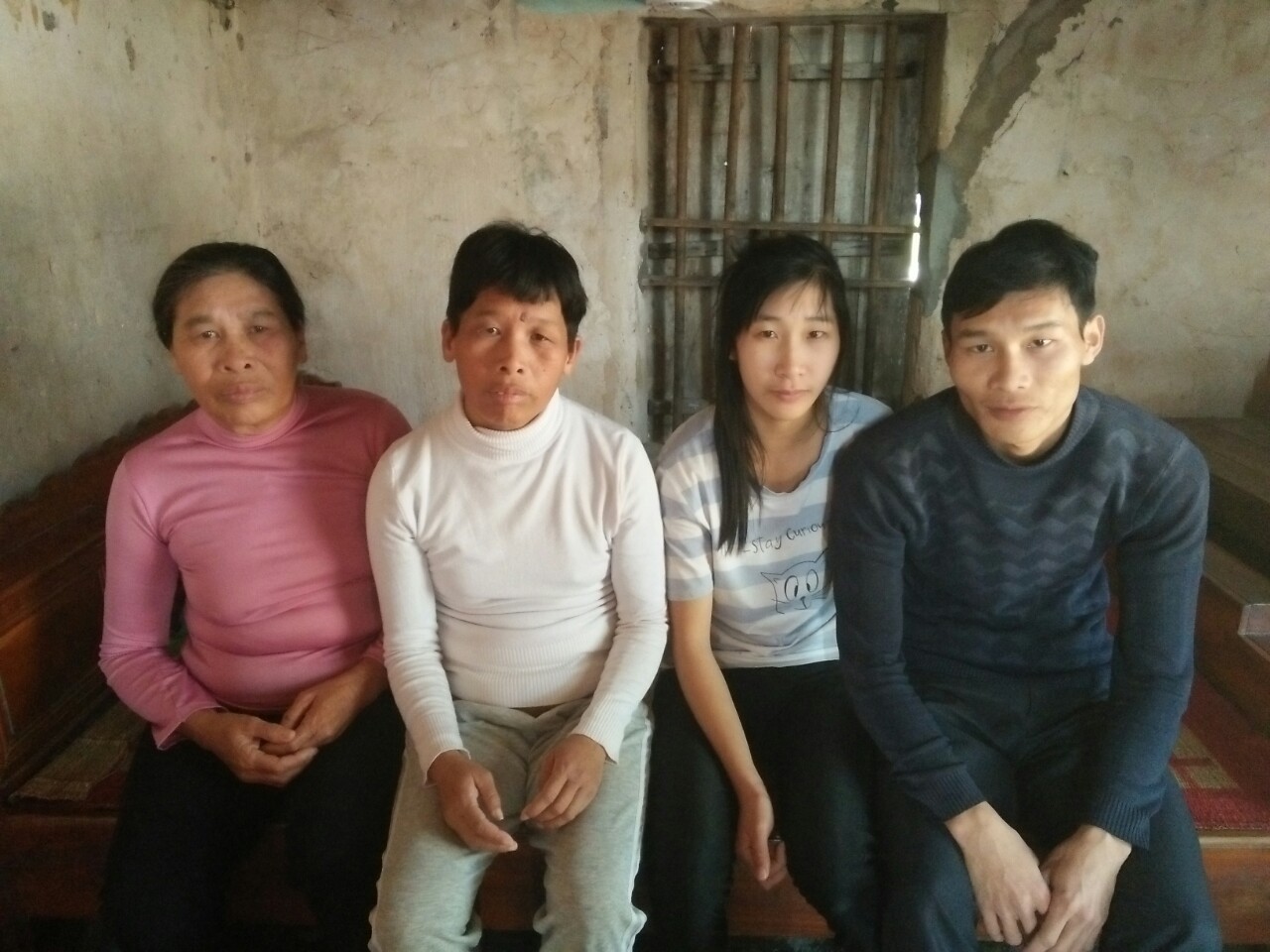 Xót cảnh mẹ già bệnh tật nuôi 3 người con tâm thần, cơm ăn không đủ no bên người chồng khờ khạo - Ảnh 7. Xót cảnh mẹ già bệnh tật nuôi 3 người con tâm thần, cơm ăn không đủ no bên người chồng khờ khạo - Ảnh 7.