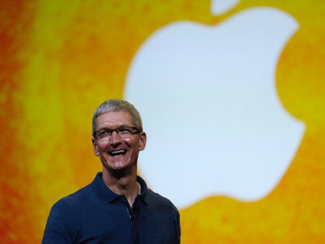 Điều hành Apple nghìn tỷ USD, CEO Tim Cook vẫn mua đồ lót giảm giá, muốn quyên hết tiền sau khi trả học phí cho cháu trai - Ảnh 1.