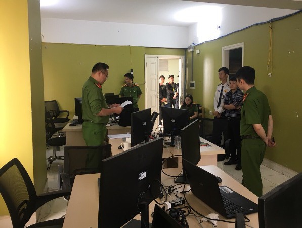 Cho&aacute;ng với lượng tiền, xe xịn trong đường d&acirc;y đ&aacute;nh bạc 30.000 tỉ đồng - Ảnh 3.