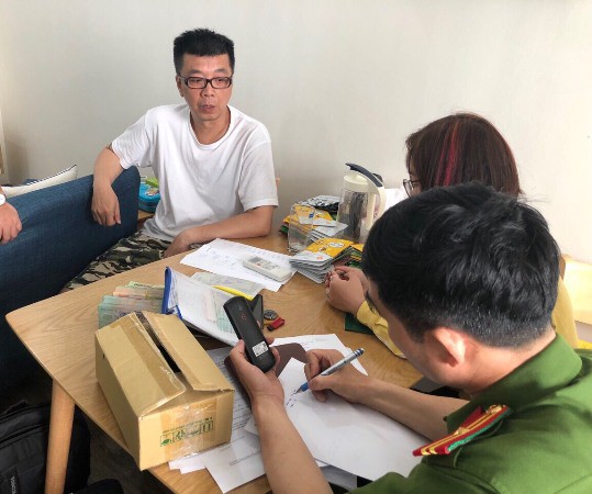 Cho&aacute;ng với lượng tiền, xe xịn trong đường d&acirc;y đ&aacute;nh bạc 30.000 tỉ đồng - Ảnh 4.