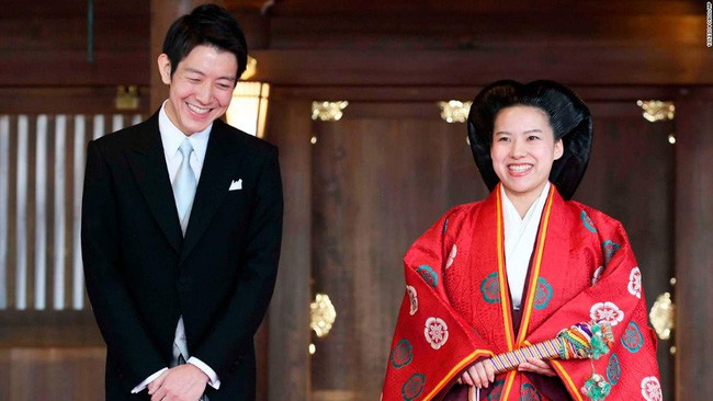 Từng có đến 6 nữ hoàng trị vì trong lịch sử, vì sao phụ nữ hoàng gia Nhật ngày nay không được phép kế vị, chịu áp lực hà khắc nơi cấm cung - Ảnh 4.