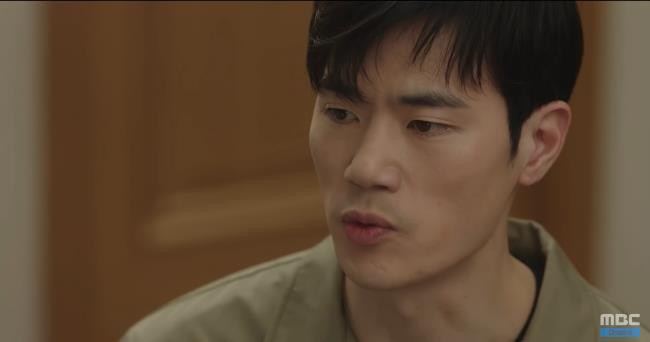 Park Jin Young bị làm gỏi vì dám hôn chưa xin phép, Item thành phiên bản lỗi của Hồi Ức Alhambra - Ảnh 2.