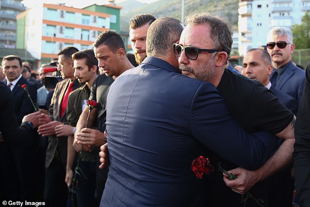 Vụ tai nạn thương tâm ở Thổ Nhĩ Kỳ: Đồng đội khóc nghẹn, vĩnh biệt tuyển thủ CH Séc về nơi an nghỉ cuối cùng - Ảnh 5.