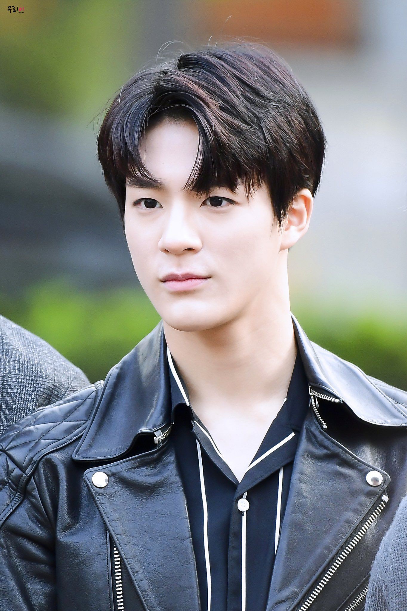 12 cặp idol Kpop trùng ngày tháng năm sinh: Có 2 đôi gây bão vì ngoại hình, riêng cặp số 3 thần thánh đến khó tin - Ảnh 8. 12 cặp idol Kpop trùng ngày tháng năm sinh: Có 2 đôi gây bão vì ngoại hình, riêng cặp số 3 thần thánh đến khó tin - Ảnh 8.