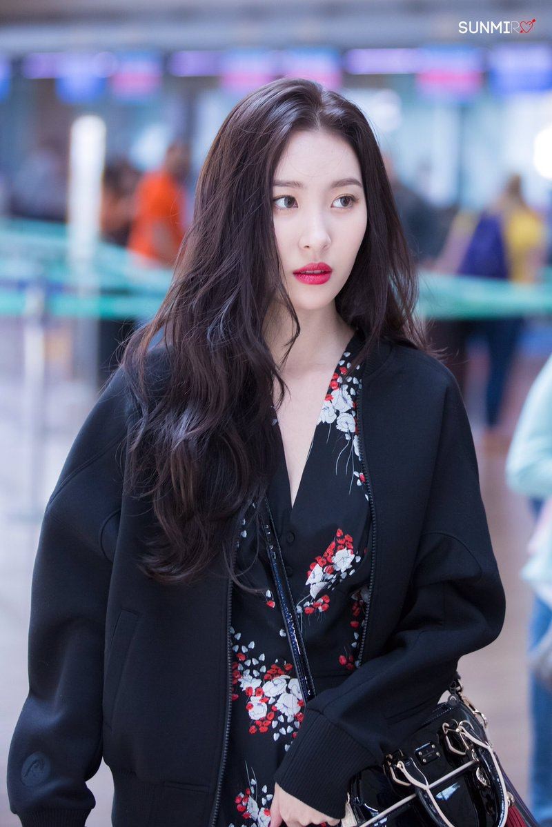 12 cặp idol Kpop trùng ngày tháng năm sinh: Có 2 đôi gây bão vì ngoại hình, riêng cặp số 3 thần thánh đến khó tin - Ảnh 9. 12 cặp idol Kpop trùng ngày tháng năm sinh: Có 2 đôi gây bão vì ngoại hình, riêng cặp số 3 thần thánh đến khó tin - Ảnh 9.