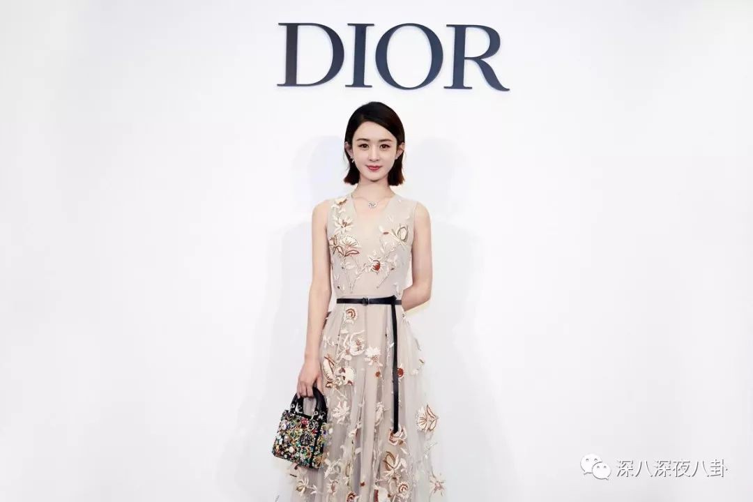 Ba lần liên tiếp trở mặt với người đại diện, Triệu Lệ Dĩnh bị nghi ngờ nhân cách có vấn đề - Ảnh 11. Ba lần liên tiếp trở mặt với người đại diện, Triệu Lệ Dĩnh bị nghi ngờ nhân cách có vấn đề - Ảnh 11.