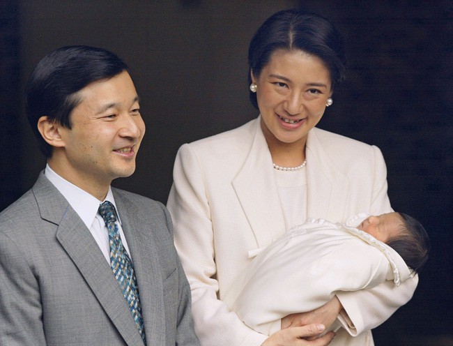 Chân dung Tân Nhật hoàng Naruhito - vị vua sẽ gắn bó với người dân Nhật Bản trong thời kỳ Reiwa đầy hứa hẹn - Ảnh 6.