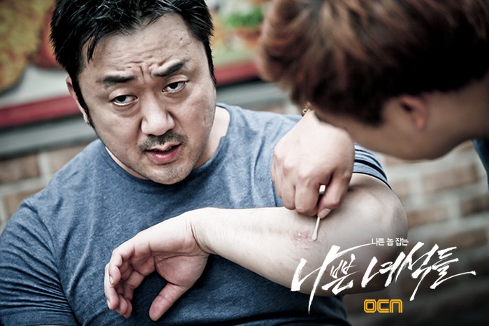 6 phim H&agrave;n gi&uacute;p bạn hiểu thế n&agrave;o l&agrave; d&acirc;n anh chị gốc: Số 4 c&ograve;n biết lợi dụng thế giới ngầm để l&agrave;m thầy c&atilde;i - Ảnh 9.