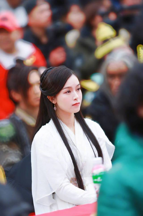 “Thần tiên tỷ tỷ” lộ ảnh cưới đẹp như cổ tích, chuẩn bị kết hôn với bạn trai giàu có vào tháng 10 năm nay? - Ảnh 5. “Thần tiên tỷ tỷ” lộ ảnh cưới đẹp như cổ tích, chuẩn bị kết hôn với bạn trai giàu có vào tháng 10 năm nay? - Ảnh 5.