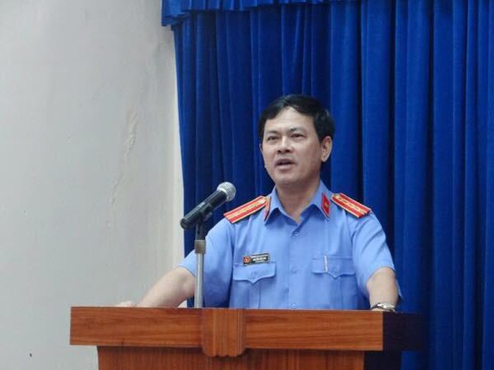 NÓNG: Chính thức khởi tố ông Nguyễn Hữu Linh vụ sàm sỡ bé gái trong thang máy - Ảnh 2. NÓNG: Chính thức khởi tố ông Nguyễn Hữu Linh vụ sàm sỡ bé gái trong thang máy - Ảnh 2.