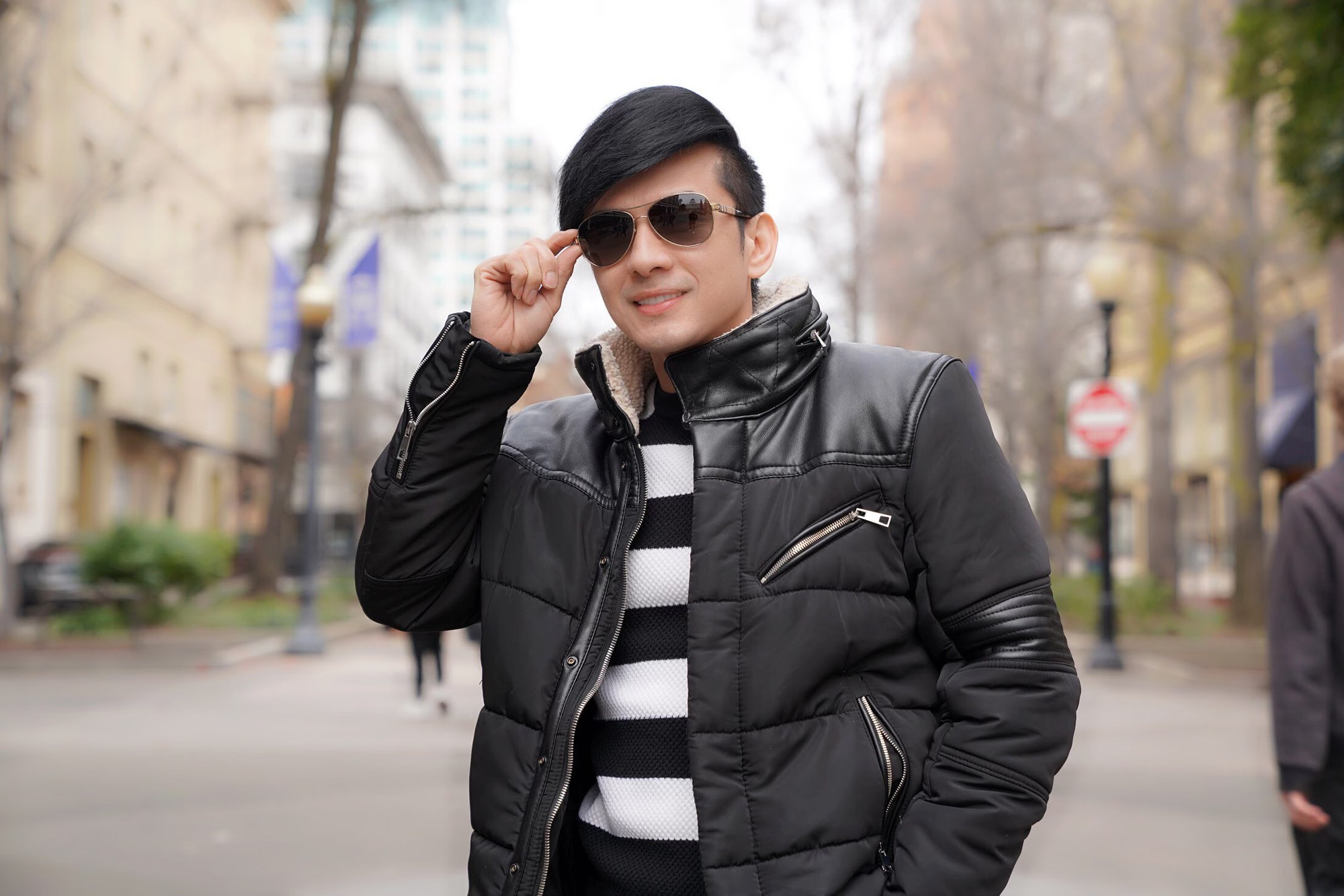 Mặc kệ xu hướng MV drama hay kỹ xảo trong Vpop, Đan Trường lạc loài làm video âm nhạc khó hiểu thế này! - Ảnh 2. Mặc kệ xu hướng MV drama hay kỹ xảo trong Vpop, Đan Trường lạc loài làm video âm nhạc khó hiểu thế này! - Ảnh 2.
