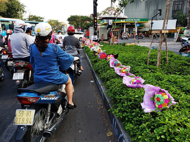 Dân Sài Gòn bất an sau vụ cả chục người bị đâm trên đường phải điều trị phơi nhiễm HIV - Ảnh 2.