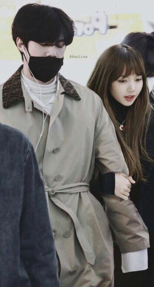Tr&igrave;nh độ c&ocirc;ng nghệ shipper ng&agrave;y c&agrave;ng khủng, Sehun (EXO) v&agrave; Lisa (BLACKPINK) tr&ocirc;ng như đang hẹn h&ograve; thật - Ảnh 7.