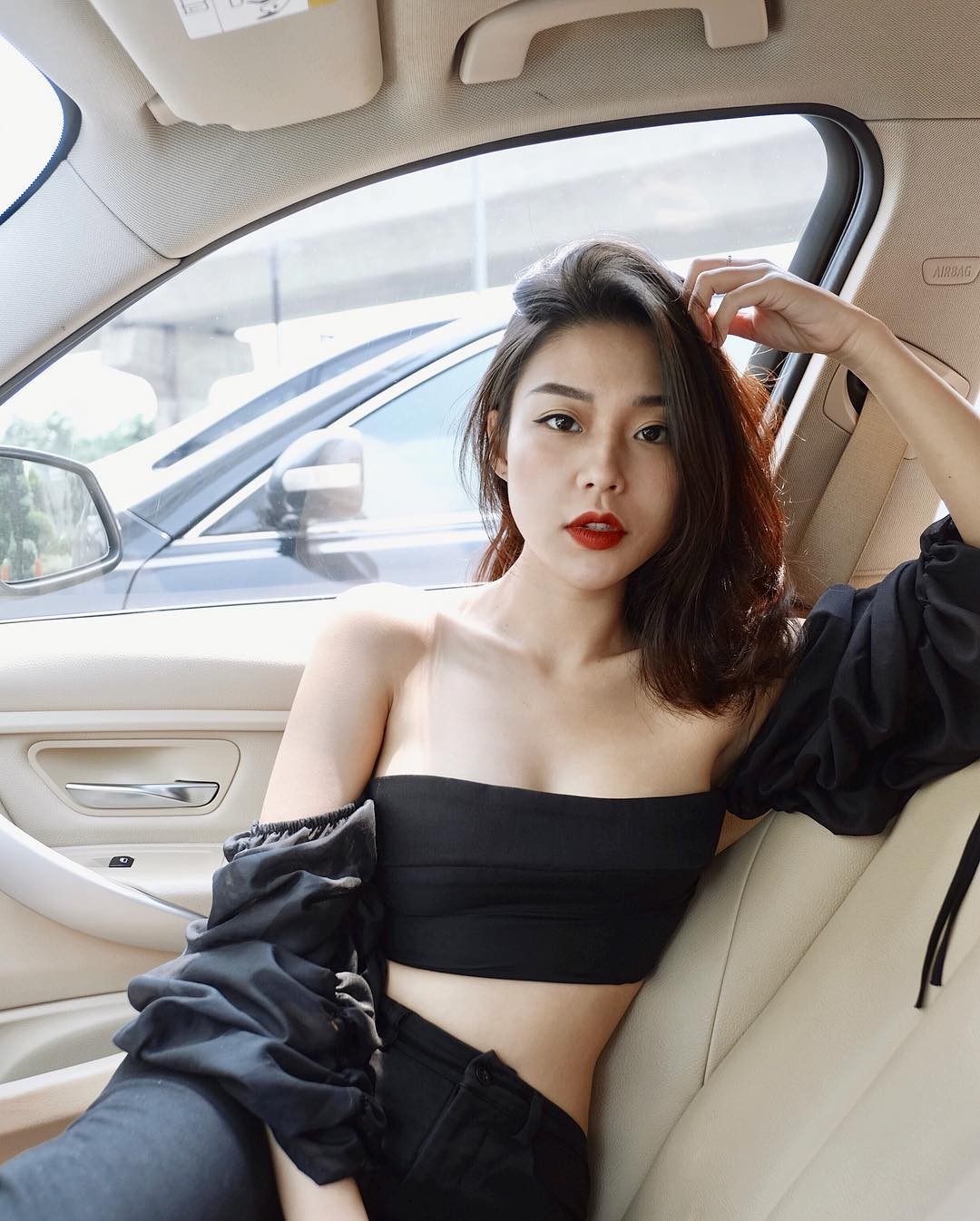 Vợ Rhymastic và hội chị ngả em nâng: Sinh cùng năm, giống nhau như chị em ruột, trong đó một người là gái đẹp của làng streamer - Ảnh 11.