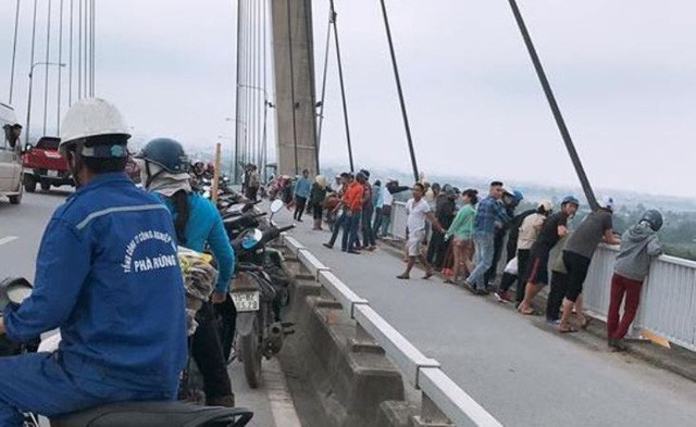 Hải Phòng: Cô gái để lại thư tuyệt mệnh rồi nhảy cầu Bính bất ngờ gọi điện về nhà thông báo vẫn còn sống - Ảnh 1.