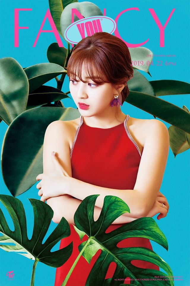 TWICE xinh xuất thần trong loạt ảnh teaser nhưng fan lại tự hỏi đội ngũ thiết kế JYP đang làm gì thế này? - Ảnh 2.