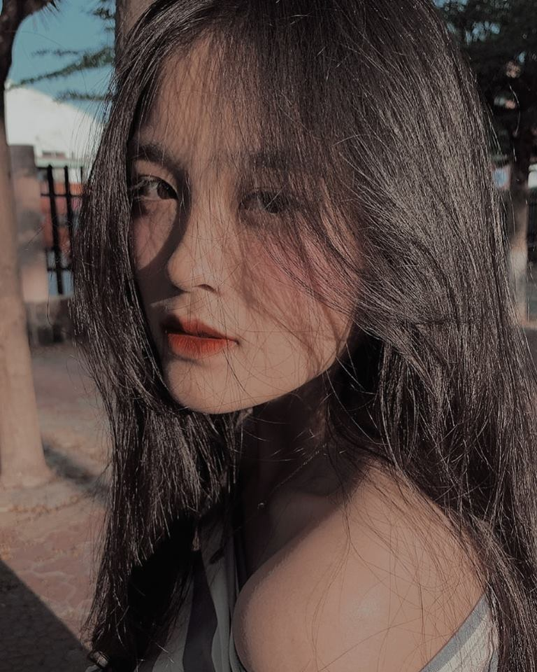 Nữ sinh Đồng Nai nổi như cồn sau một lần bị đăng ảnh trên Facebook, được khen giống Han Sara nhưng dễ thương hơn - Ảnh 5. Nữ sinh Đồng Nai nổi như cồn sau một lần bị đăng ảnh trên Facebook, được khen giống Han Sara nhưng dễ thương hơn - Ảnh 5.