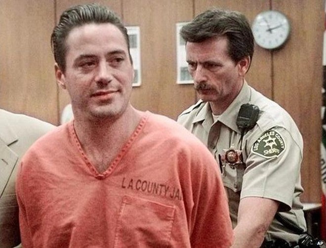 Robert Downey Jr. - Từ t&agrave;i năng ngạo mạn ph&oacute;ng t&uacute;ng trở th&agrave;nh si&ecirc;u anh h&ugrave;ng biểu tượng của thập kỷ IRON MAN - Ảnh 2.