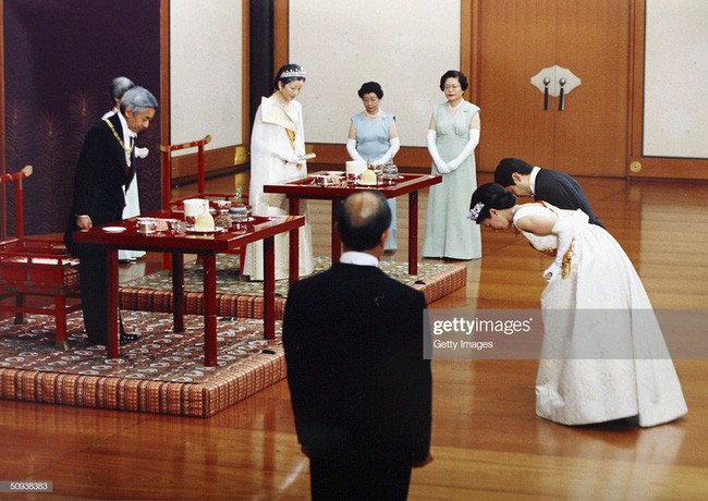 Tân Nhật hoàng Naruhito và vương phi u sầu Masako: Mối tình sét đánh, 6 năm theo đuổi, 3 lần cầu hôn và lời hứa bảo vệ em đến trọn đời - Ảnh 8.