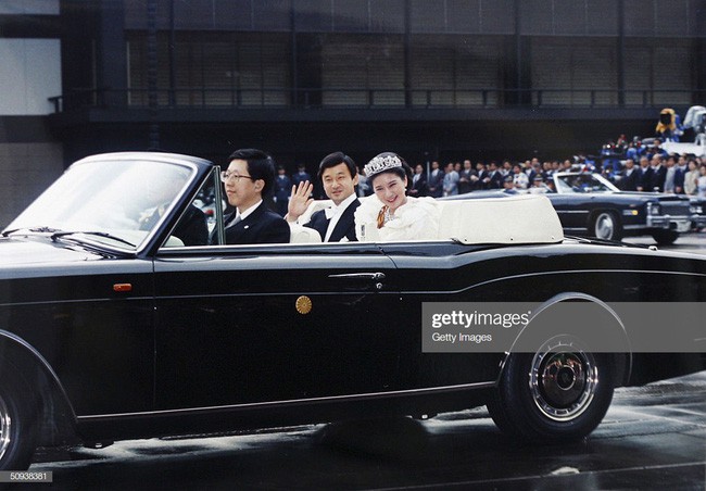 Tân Nhật hoàng Naruhito và vương phi u sầu Masako: Mối tình sét đánh, 6 năm theo đuổi, 3 lần cầu hôn và lời hứa bảo vệ em đến trọn đời - Ảnh 9.