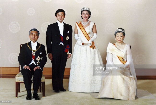 Tân Nhật hoàng Naruhito và vương phi u sầu Masako: Mối tình sét đánh, 6 năm theo đuổi, 3 lần cầu hôn và lời hứa bảo vệ em đến trọn đời - Ảnh 10.