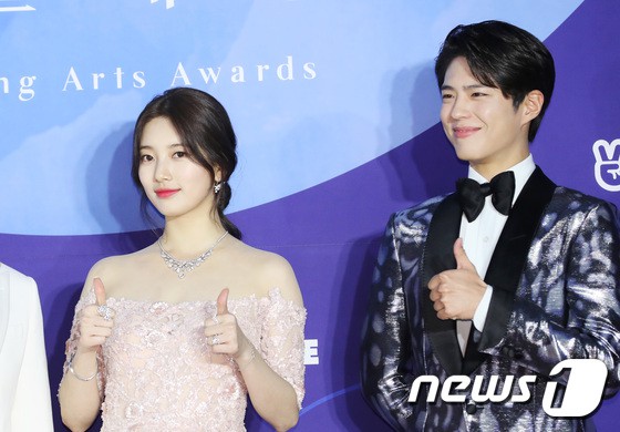 Siêu thảm đỏ khủng nhất lịch sử Baeksang: Suzy và IU xuất thần với đầm công chúa, Hyun Bin dẫn đầu 50 sao Hàn quyền lực - Ảnh 3.